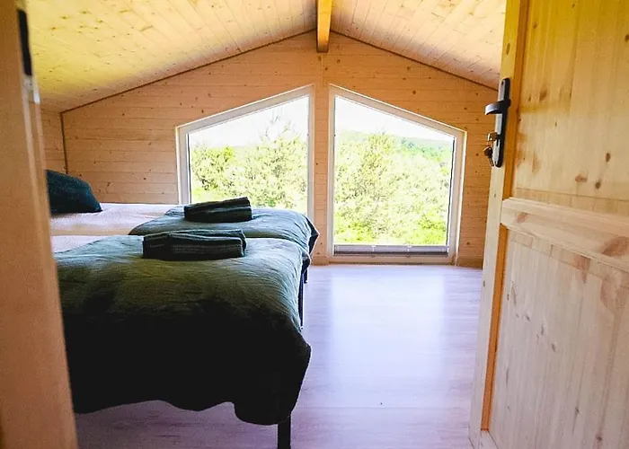 Okno Na Jure بيت للعطل *