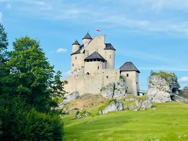 Okno Na Jure بيت للعطل *